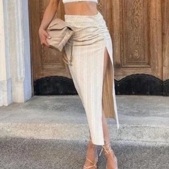 Zara Dresses & Skirts - Zara stripped skirt
